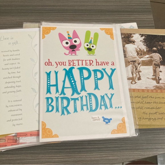 100 Assorted Hallmark Cards - Picture 4 of 4